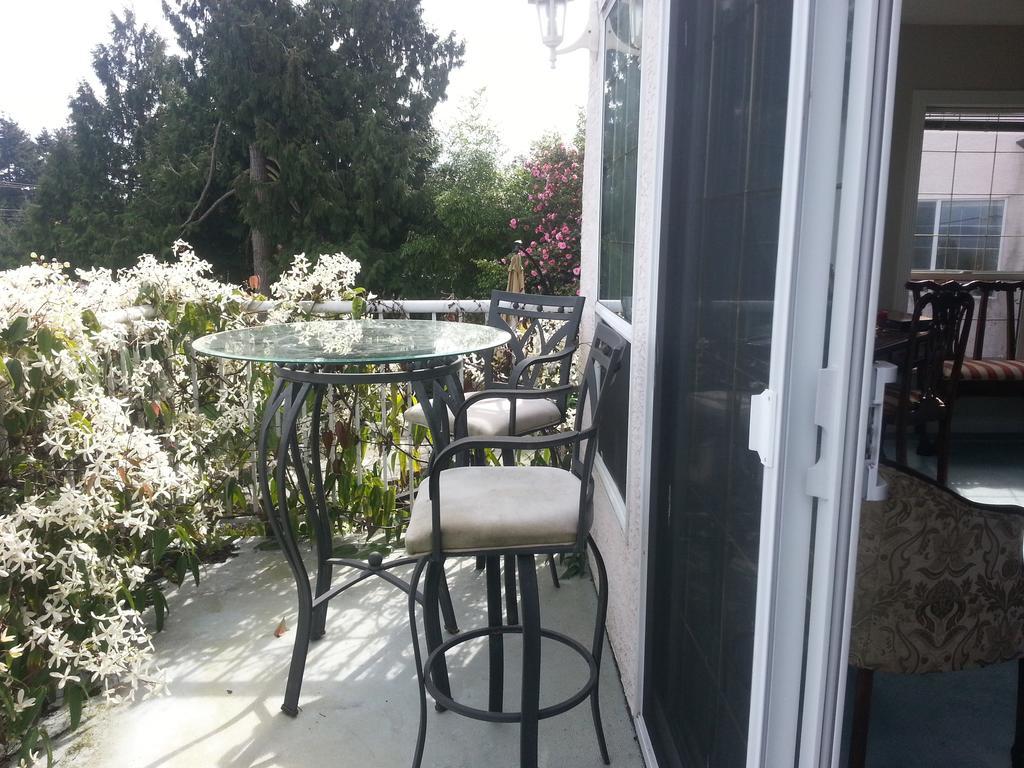 By The Sea Bnb, Sidney Victoria Bc Extérieur photo